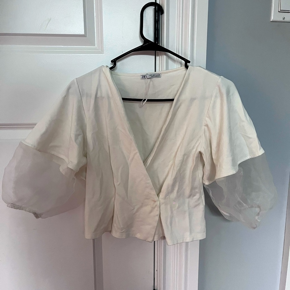 Puff sleeve v neck Zara blouse